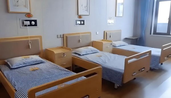 户口迁到深圳需要什么条件_陈佩斯电影《戏台》：嬉笑过后，无尽悲凉 陈佩斯电影多了差不