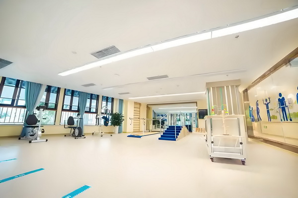 深圳户口申请截止日期_「女性互助」大潮中，为什么《花漾》要呈现女性关系中的「毒性」成分？ 模式中心老